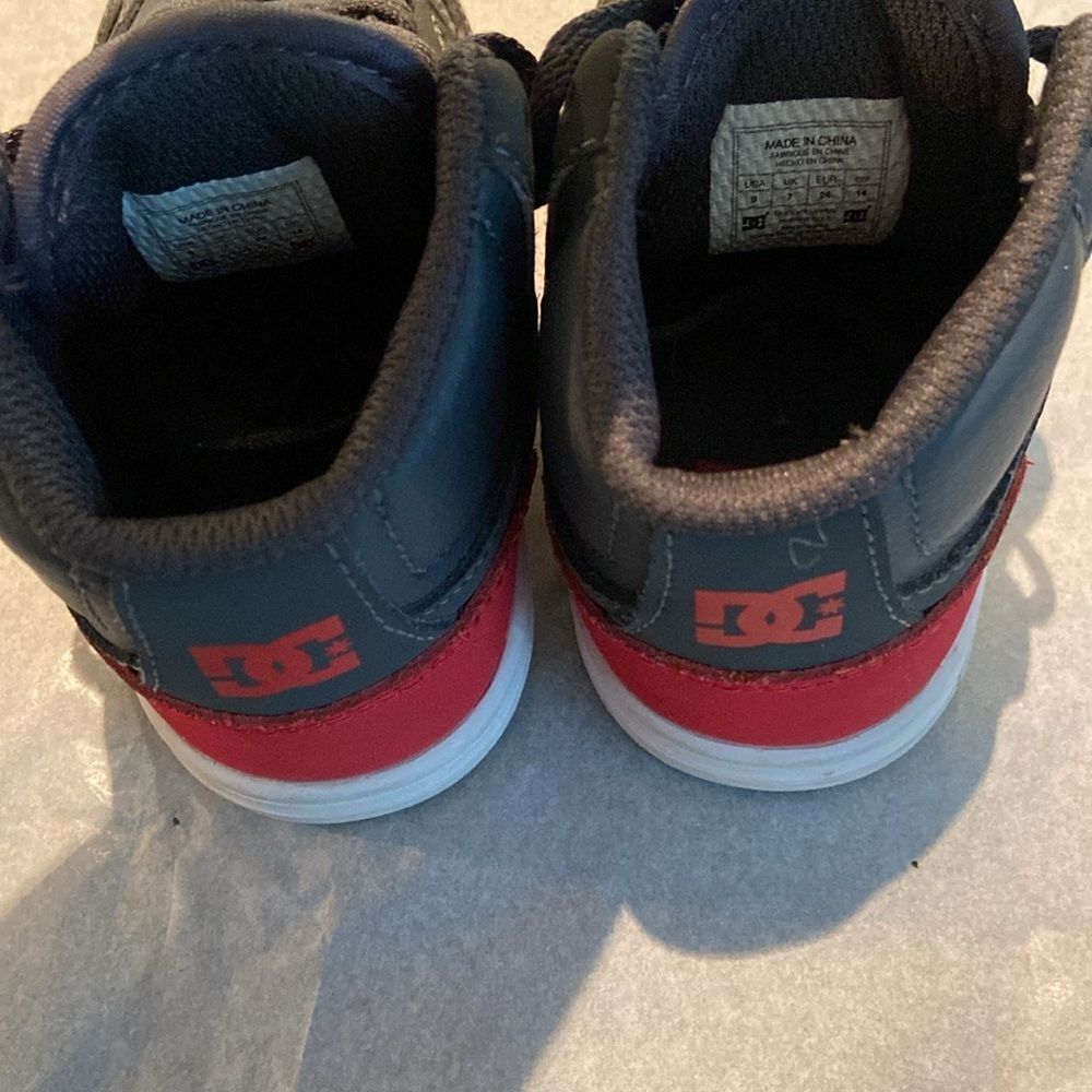 DC Kids High-Top Sneakers - Black and Red - Picture 4 of 10